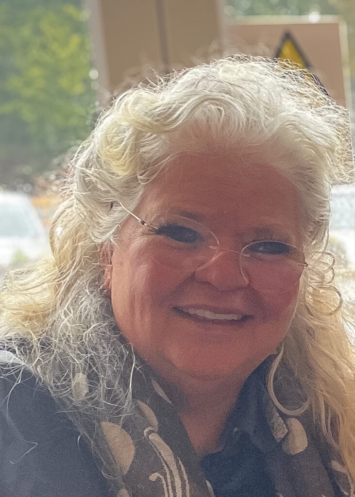 Cosmetic Dentist Dr Lenore Bronkhorst